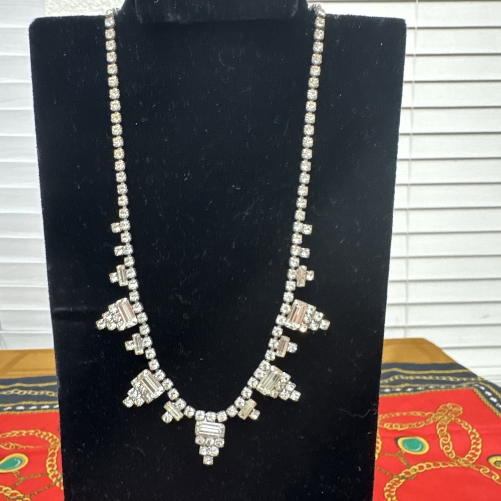 kramer of New York Gorgeous Clear Rhinestones Divine Necklace Vintage EUC Rhodiu